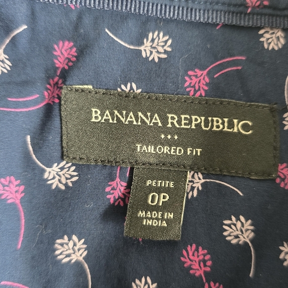 Banana Republic Navy and Pink Sleeveless Button-Down Shirt - Picture 4 of 7